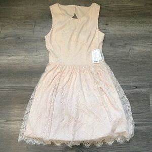 Jessica Simpson Lace Keyhole Dress